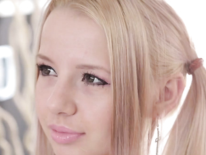 Lingerie Model Gives The Photographer Her Asshole